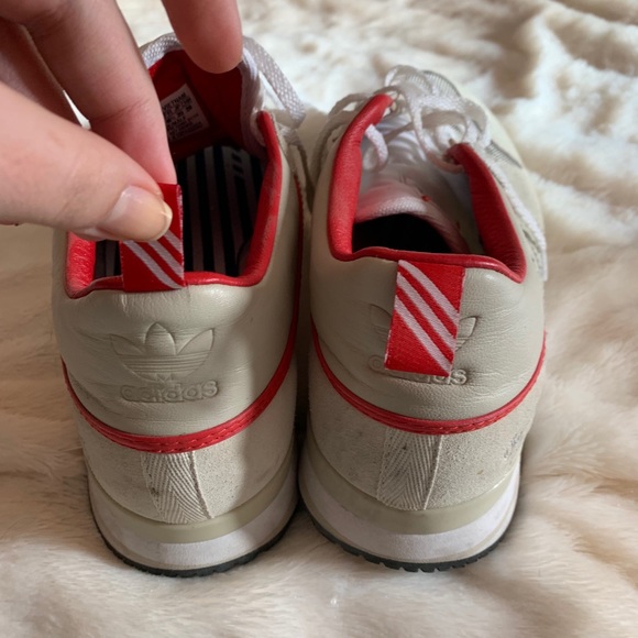 Adidas running shoes - Picture 3 of 5